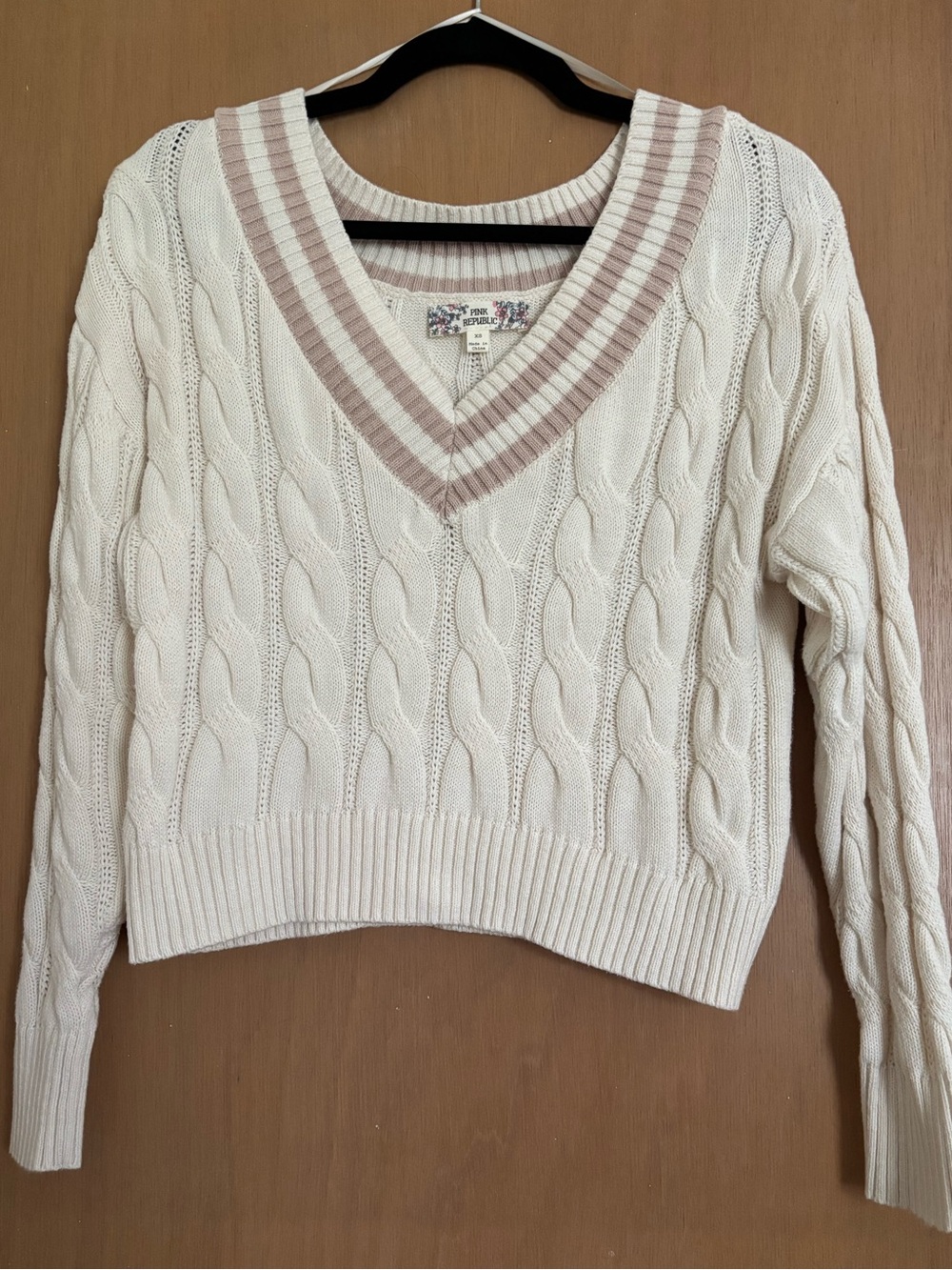 Women’s Pink Republic Cream Cable Knit V-Neck Sweater with Tan Trim Size XS